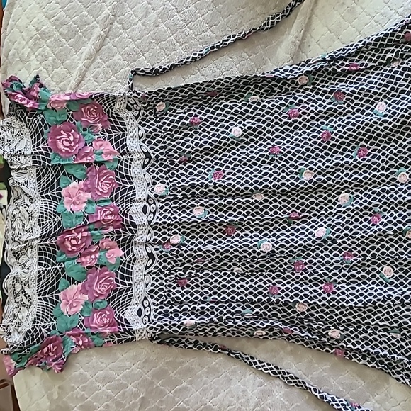 Dress - Picture 4 of 6